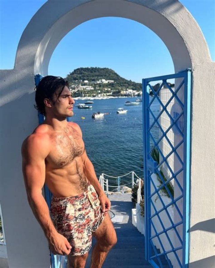 Brendon Queue Height, Weight, Net Worth, Age, Birthday, Wikipedia, Who, Instagram, Biography